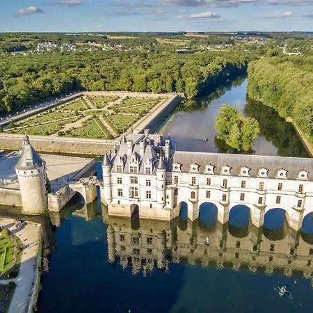 Le Voltaire / Colbert - Bord De Loire *